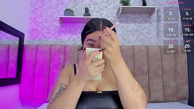 Snapshot of MelinaCruz chatting on December 19, 2025, 4:27 am MelinaCruz online show from December 19, 2025, 4:27 am