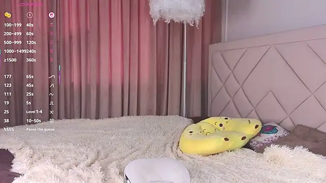 NormaCusson online show from October 10, 2025, 7:31 am