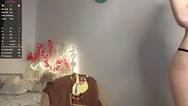 Snapshot of glamourr chatting on February 25, 2026, 10:04 am glamourr online show from February 25, 2026, 10:04 am