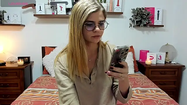 HaleyReedme online show from October 4, 2025, 9:11 am