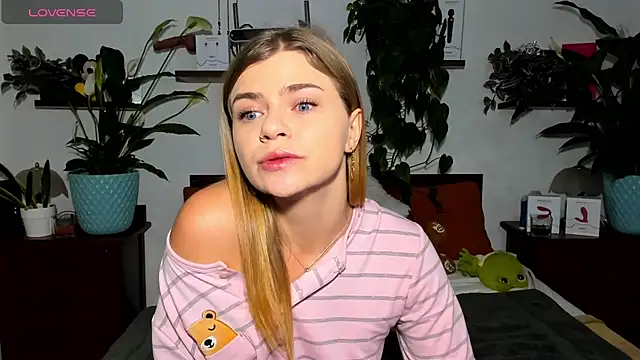 HaleyReedme online show from November 25, 2025, 8:14 am