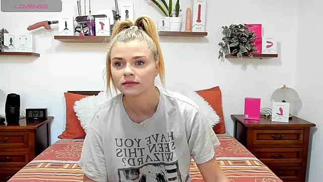 HaleyReedme online show from September 29, 2025, 6:53 am