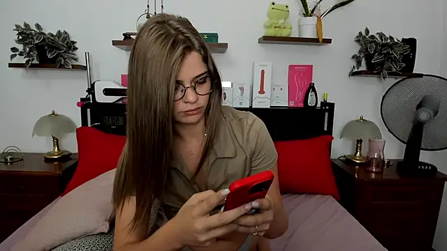 Snapshot of HaleyReedme chatting on July 17, 2026, 7:16 am HaleyReedme online show from July 17, 2026, 7:16 am