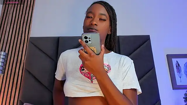 Snapshot of Kendallross28 chatting on September 16, 2025, 1:56 pm Kendallross28 online show from September 16, 2025, 1:56 pm