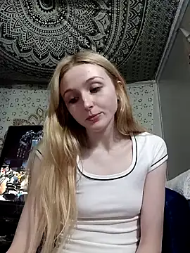 xoemilyfitch online show from March 13, 2025, 2:05 am