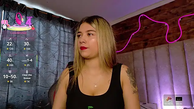 natasha  black online show from November 30, 2025, 7:36 pm