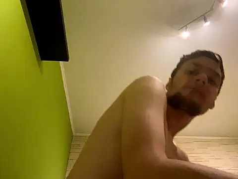 Snapshot of YoungTopGuy chatting on December 5, 2025, 5:17 am YoungTopGuy online show from December 5, 2025, 5:17 am