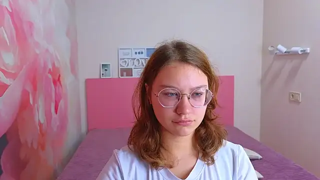 AngelinaLow online show from November 12, 2025, 12:31 pm