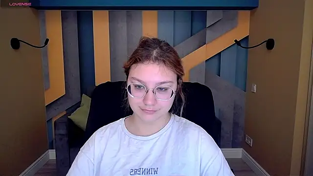 AngelinaLow online show from February 26, 2026, 12:27 pm