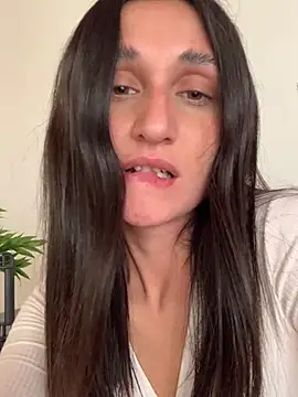 luci brecman online show from July 14, 2026, 8:04 pm