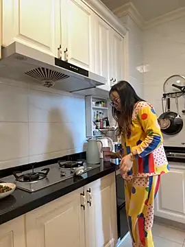 aa520uv online show from November 18, 2025, 1:54 am