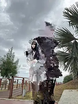 linger-23 online show from January 12, 2026, 6:42 am