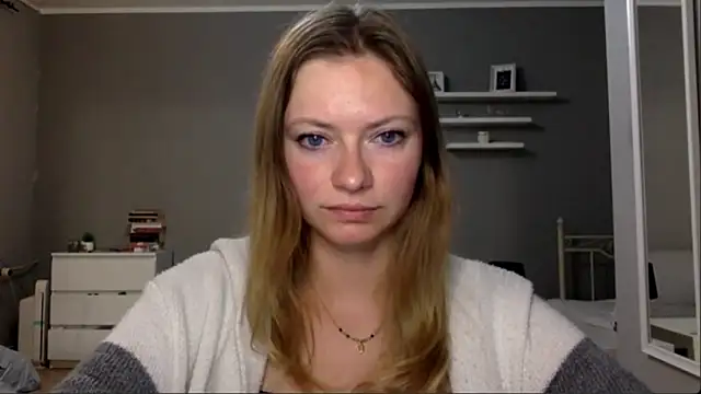 MillieShow online show from December 17, 2025, 10:15 pm