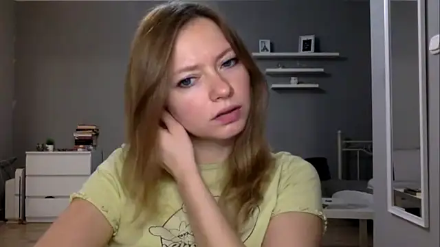 MillieShow online show from November 22, 2025, 3:33 pm