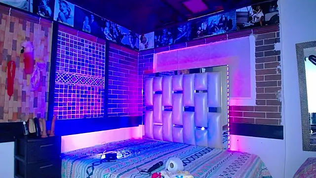 kriss sweetboobs10 online show from March 24, 2026, 12:38 pm