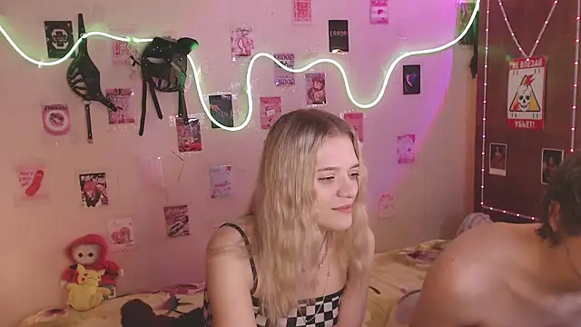 Your Horny Friends online show from October 17, 2025, 1:24 pm