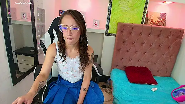 perla purpura online show from September 23, 2025, 1:18 pm