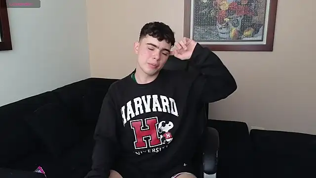 lukeboyce33 online show from April 15, 2026, 5:28 pm