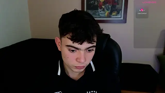 lukeboyce33 online show from April 17, 2026, 10:45 pm