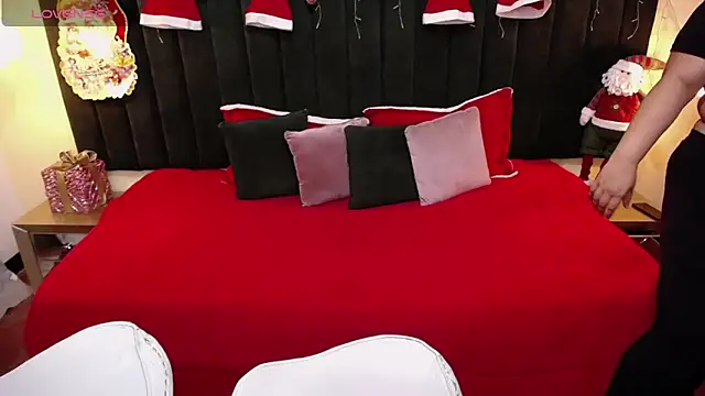 ailyn maury online show from December 16, 2025, 1:21 am