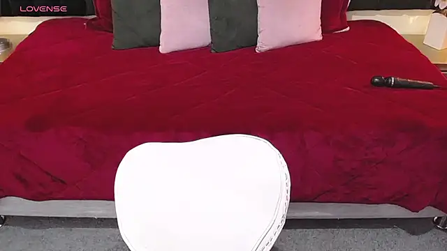 Snapshot of ailyn_maury chatting on February 2, 2026, 1:32 pm ailyn maury online show from February 2, 2026, 1:32 pm