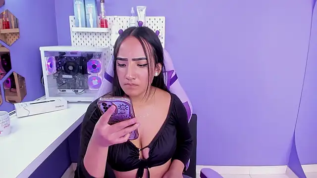 Alice 26  online show from March 3, 2026, 2:24 pm