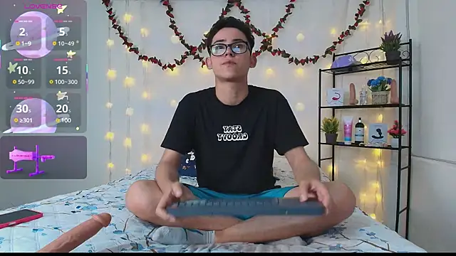 Danny-Swift13 online show from March 15, 2025, 2:46 am