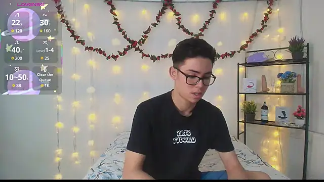 Danny-Swift13 online show from March 14, 2025, 12:18 pm