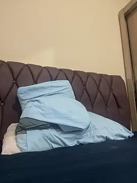 kiume online show from November 21, 2025, 3:33 pm