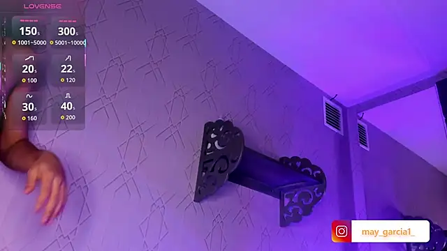 Snapshot of may_fox06 chatting on October 26, 2025, 10:26 am may fox06 online show from October 26, 2025, 10:26 am