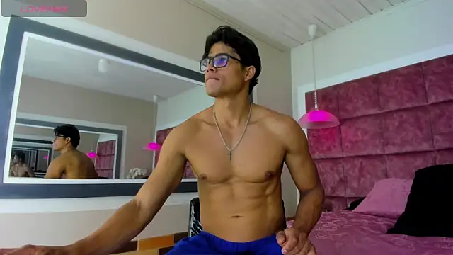 Christian Musclet4 online show from March 18, 2025, 1:23 pm