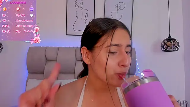 Hanna Evans   online show from January 6, 2026, 12:31 pm