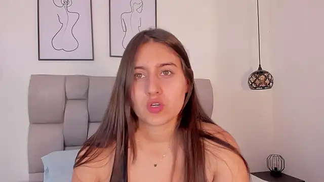 Hanna Evans   online show from October 4, 2025, 12:07 pm