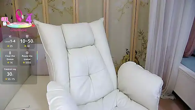 Snapshot of Xiaoxuan-baby chatting on November 5, 2025, 5:43 am Xiaoxuan-baby online show from November 5, 2025, 5:43 am