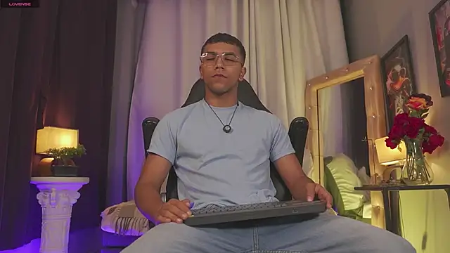 Colstorw  online show from April 8, 2026, 10:06 am