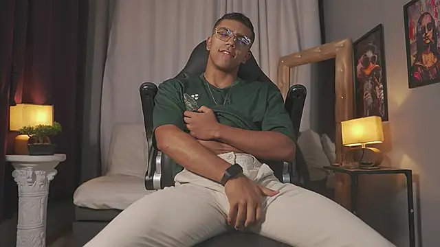 Colstorw  online show from April 18, 2026, 10:06 am