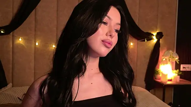 Leya Foxhall online show from October 15, 2025, 10:34 am