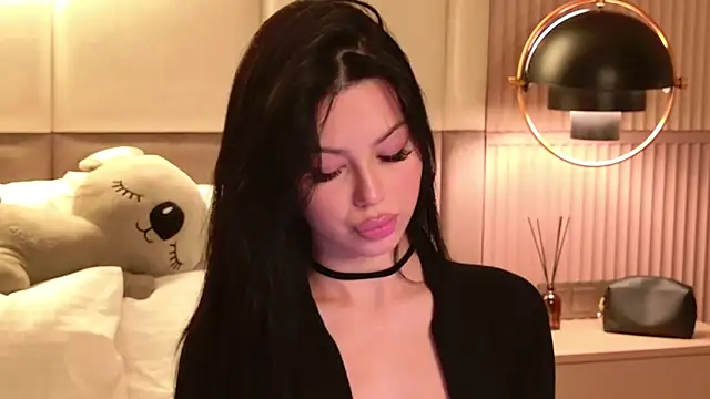 Leya Foxhall online show from November 20, 2025, 10:49 am