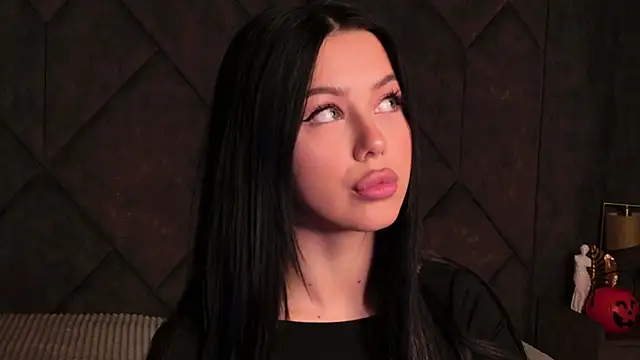 Leya Foxhall online show from October 27, 2025, 10:38 am