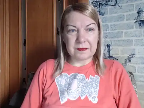 Snapshot of Lillia_Ray chatting on February 16, 2026, 8:13 am Lillia Ray online show from February 16, 2026, 8:13 am