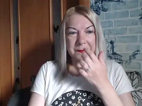 Lillia Ray online show from May 24, 2026, 5:29 am