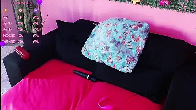 Snapshot of DianaGom chatting on October 11, 2025, 11:55 am DianaGom online show from October 11, 2025, 11:55 am