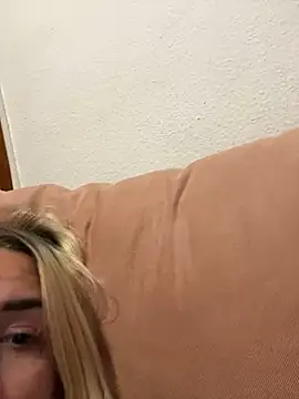 DarkVelvet online show from March 16, 2025, 8:21 pm