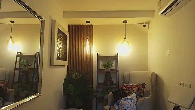 Coral Lise online show from September 11, 2025, 11:21 am