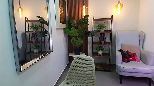 Coral Lise online show from October 6, 2025, 11:11 am