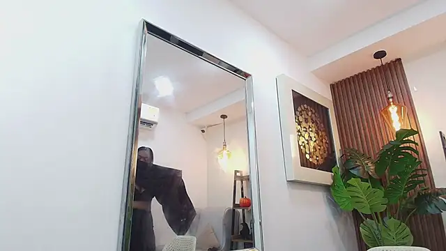 Coral Lise online show from October 21, 2025, 11:09 am