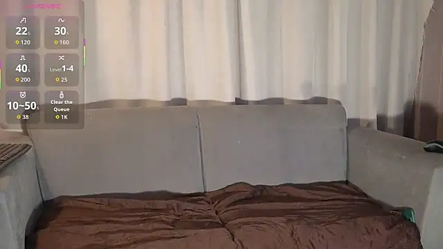 YuliethPetite online show from February 8, 2026, 12:03 pm