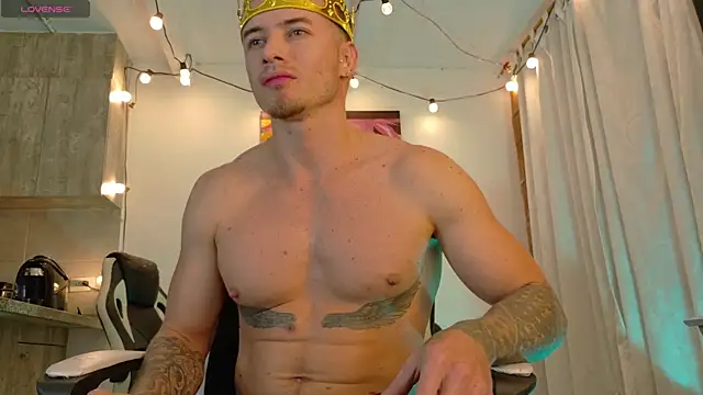 Ryannblue07 online show from October 8, 2025, 11:16 pm