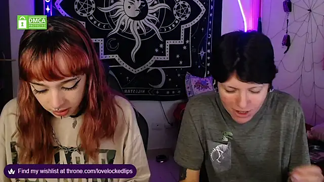 lovelockedlips online show from October 15, 2025, 4:33 am