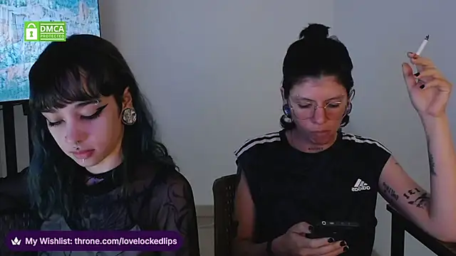 lovelockedlips online show from March 10, 2026, 4:38 am